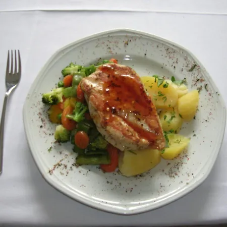 Schlossbrauerei Weinberg - Erste Ooe. Gasthausbrauerei Fogadó 3*